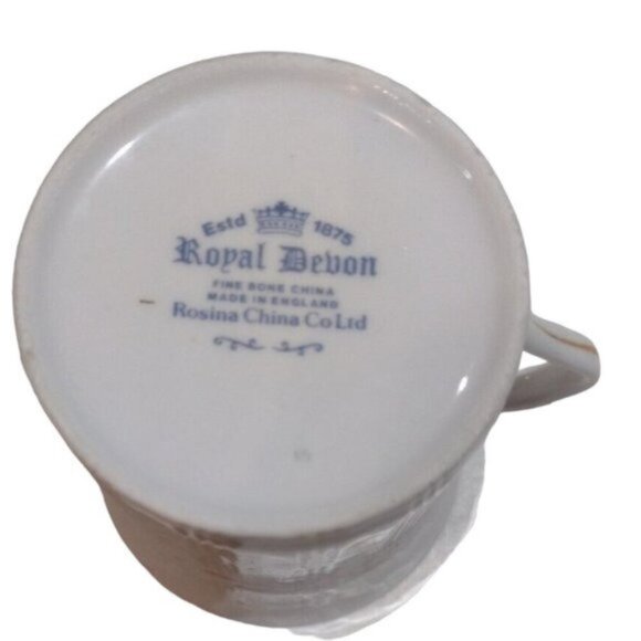 Vintage Royal Devon Bone China Tea Mugs Floral Decorations Ribbed with Gold Rims - Picture 5 of 12